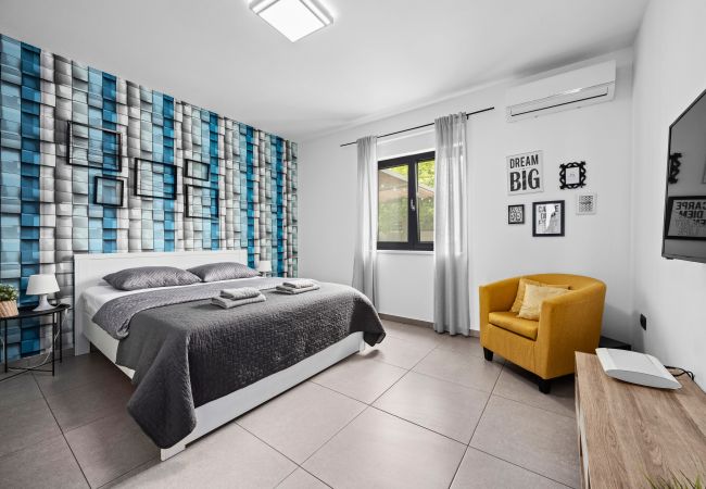 Villa in Krnica - Villa Kali near Pula for 8 people with fitness & sea view - pet friendly Villa in Krnica - Villa Kali near Pula for 8 people with fitness & sea view - pet friendly