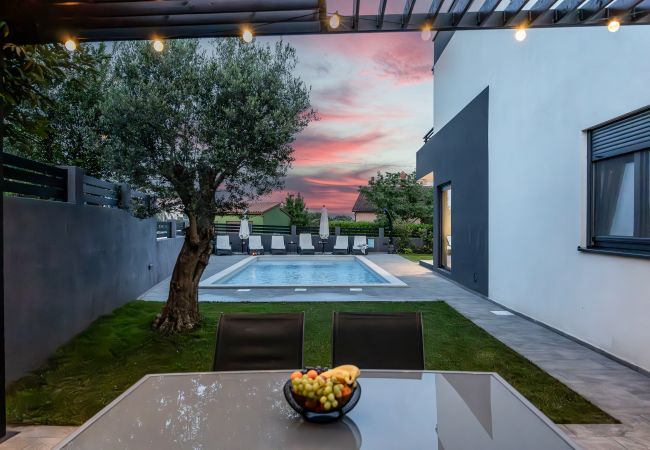 Villa in Krnica - Villa Kali near Pula for 8 people with fitness & sea view - pet friendly Villa in Krnica - Villa Kali near Pula for 8 people with fitness & sea view - pet friendly