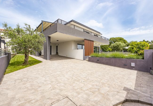 Villa in Krnica - Villa Kali near Pula for 8 people with fitness & sea view - pet friendly Villa in Krnica - Villa Kali near Pula for 8 people with fitness & sea view - pet friendly