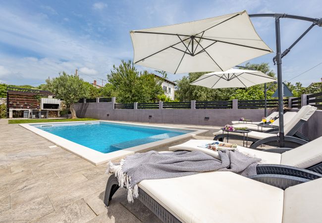 Villa in Krnica - Villa Kali near Pula for 8 people with fitness & sea view - pet friendly Villa in Krnica - Villa Kali near Pula for 8 people with fitness & sea view - pet friendly