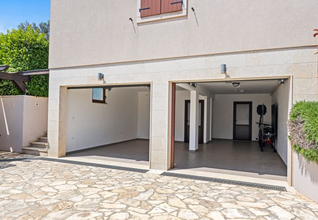 Villa in Galižana - Villa De Flora with salt water pool & sea view near Fažana Villa in Galižana - Villa De Flora with salt water pool & sea view near Fažana