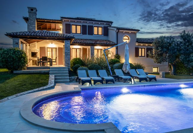 Villa in Galižana - Villa De Flora with salt water pool & sea view near Fažana Villa in Galižana - Villa De Flora with salt water pool & sea view near Fažana