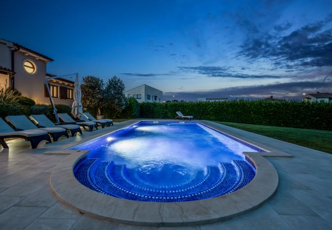 Villa in Galižana - Villa De Flora with salt water pool & sea view near Fažana Villa in Galižana - Villa De Flora with salt water pool & sea view near Fažana