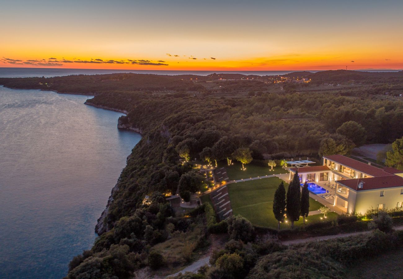 Villa in Vrsar - Villa La Reina for 10 people only 20 meters from the sea with sauna & heated pool near Poreč - Daily Housekeeping