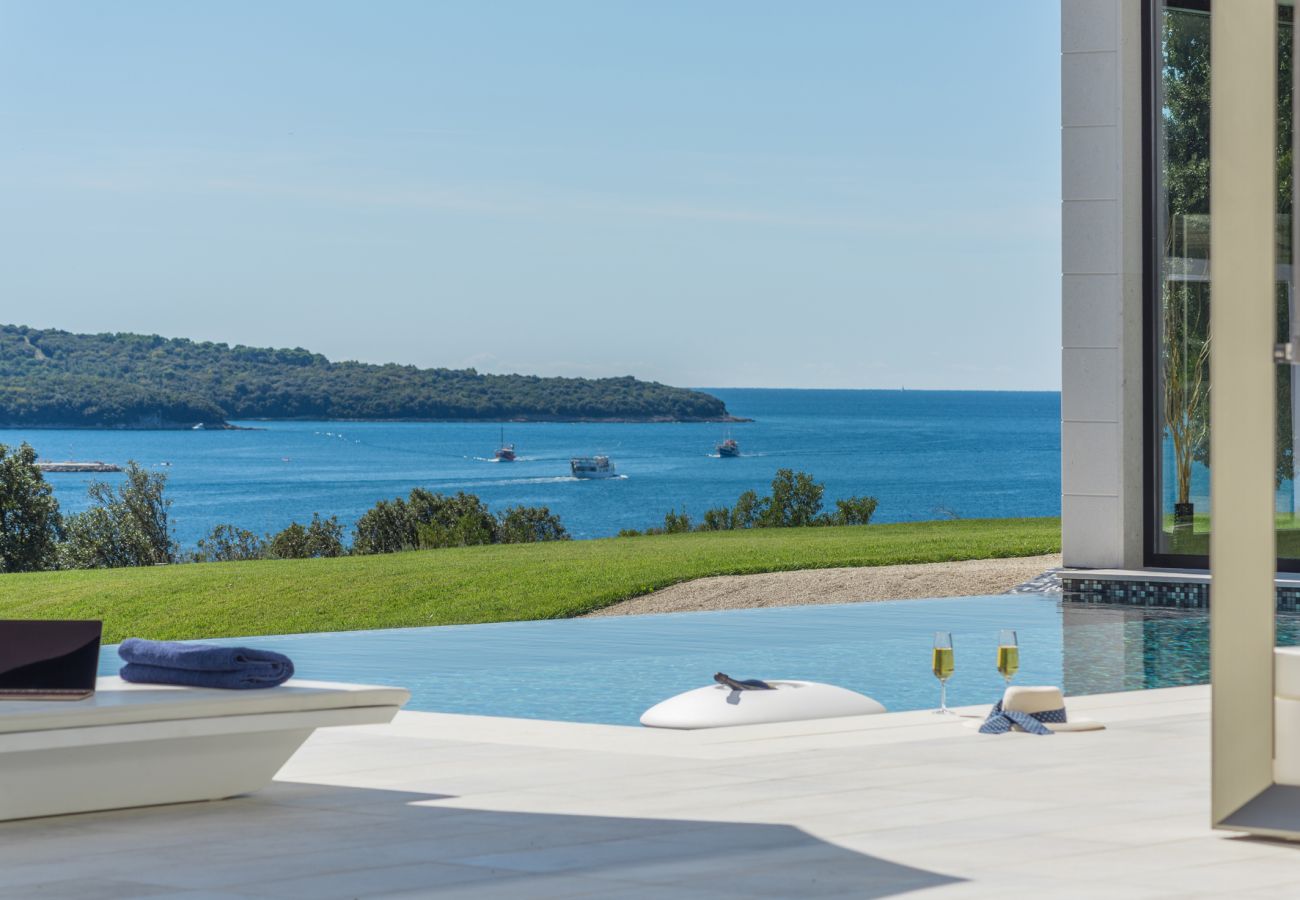 Villa in Vrsar - Villa La Reina for 10 people only 20 meters from the sea with sauna & heated pool near Poreč - Daily Housekeeping