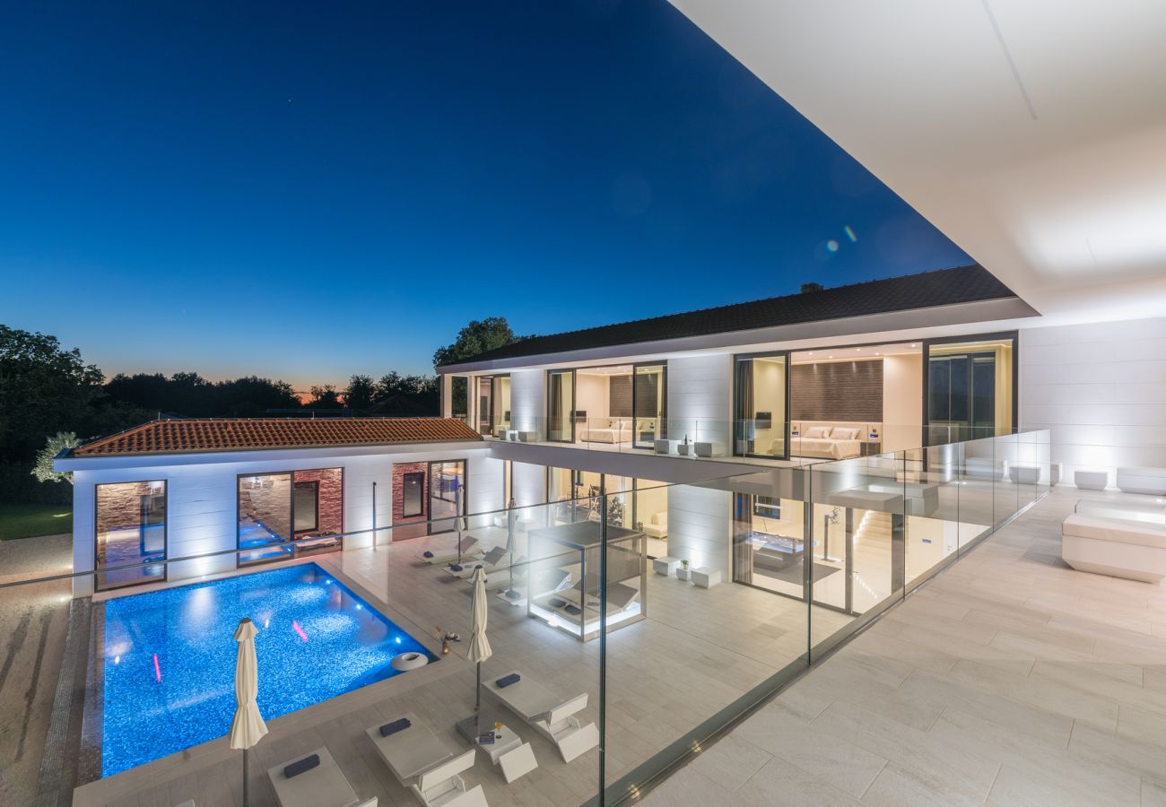 Villa in Vrsar - Villa La Reina for 10 people only 20 meters from the sea with sauna & heated pool near Poreč - Daily Housekeeping