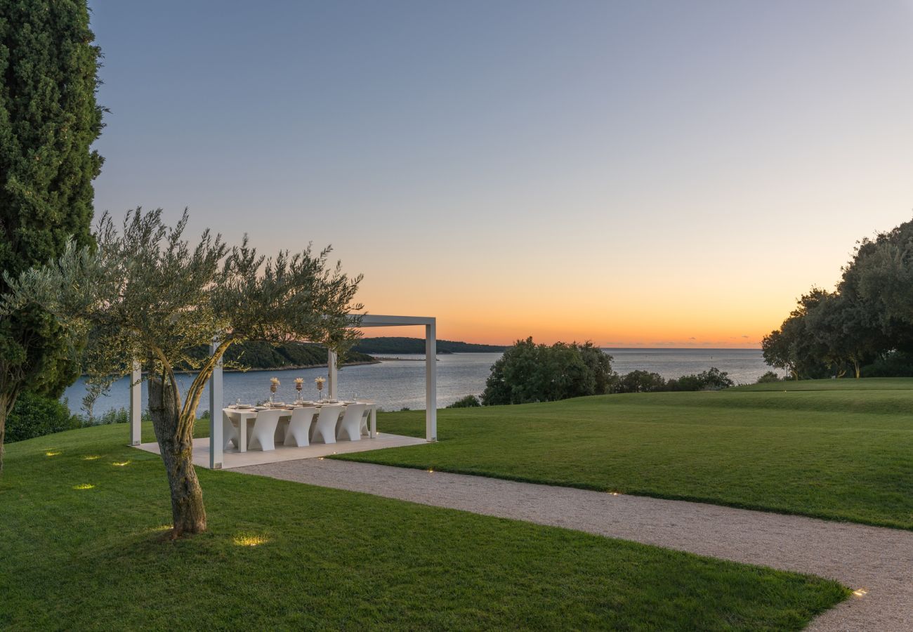 Villa in Vrsar - Villa La Reina for 10 people only 20 meters from the sea with sauna & heated pool near Poreč - Daily Housekeeping