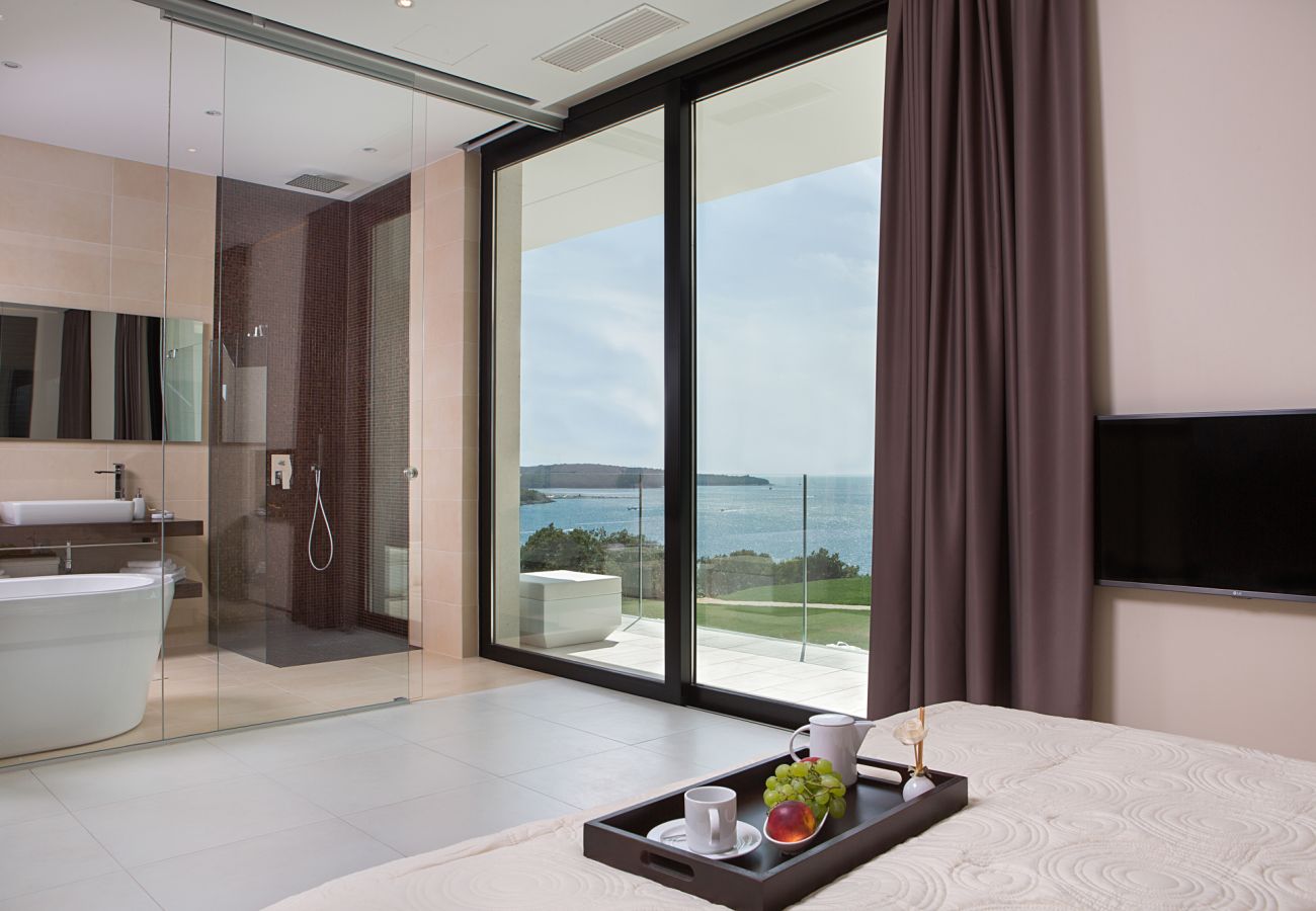 Villa in Vrsar - Villa La Reina for 10 people only 20 meters from the sea with sauna & heated pool near Poreč - Daily Housekeeping