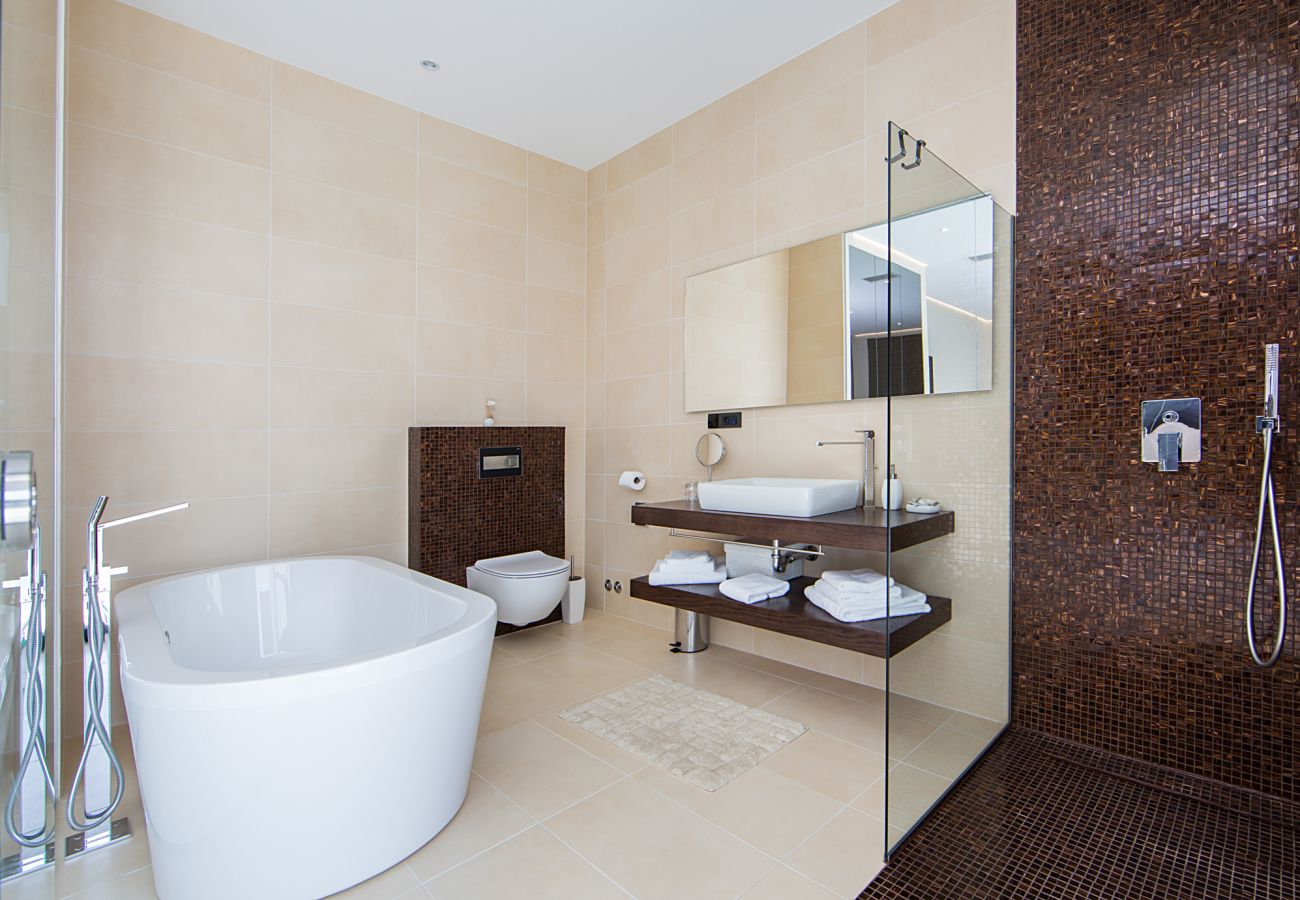 Villa in Vrsar - Villa La Reina for 10 people only 20 meters from the sea with sauna & heated pool near Poreč - Daily Housekeeping