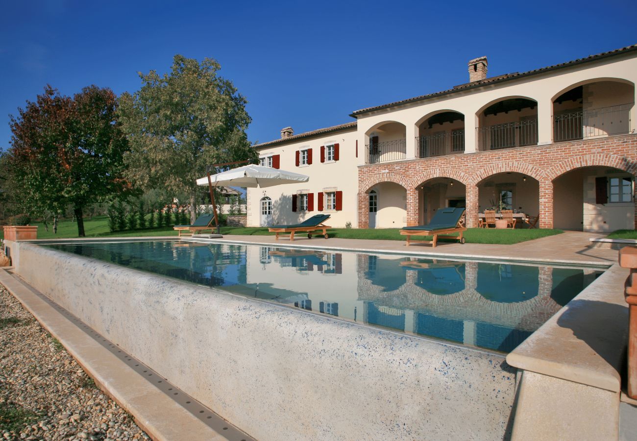 Villa in Filipini - Villa Sophie for 10 people near Poreč with infinity pool and large garden