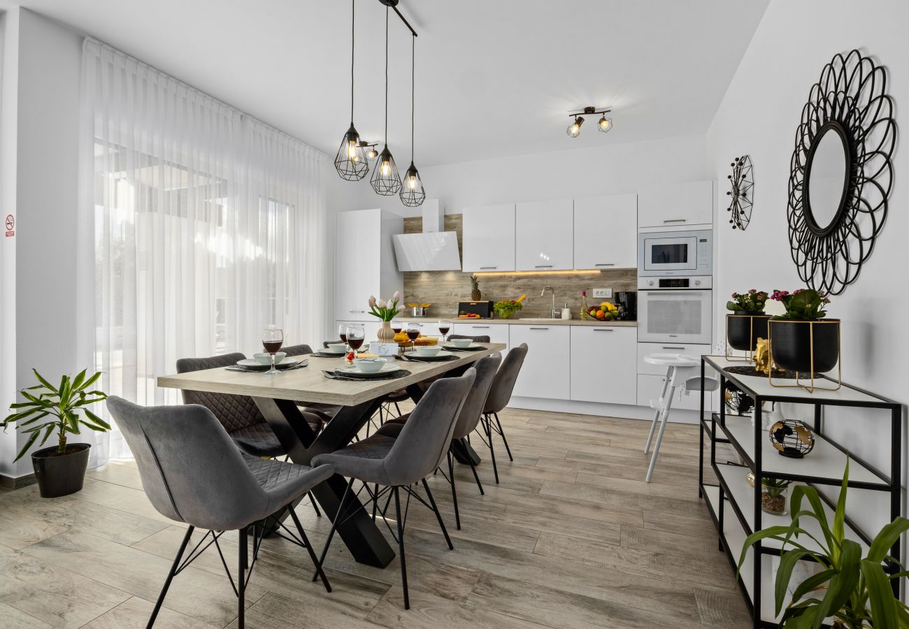Villa in Galižana - Villa Lu near Fažana for 7 people with private pool, kids playground & sea view