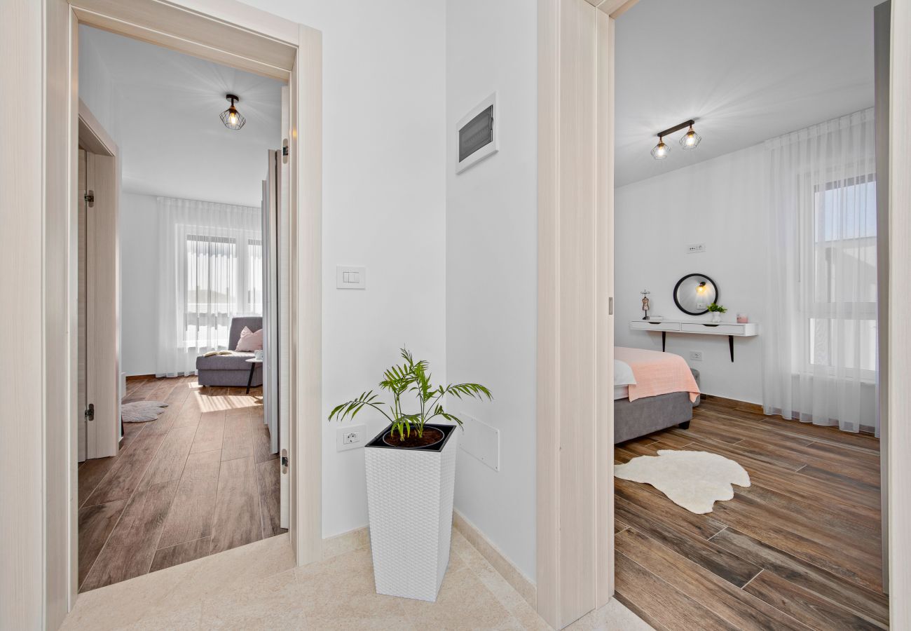 Villa in Galižana - Villa Lu near Fažana for 7 people with private pool, kids playground & sea view