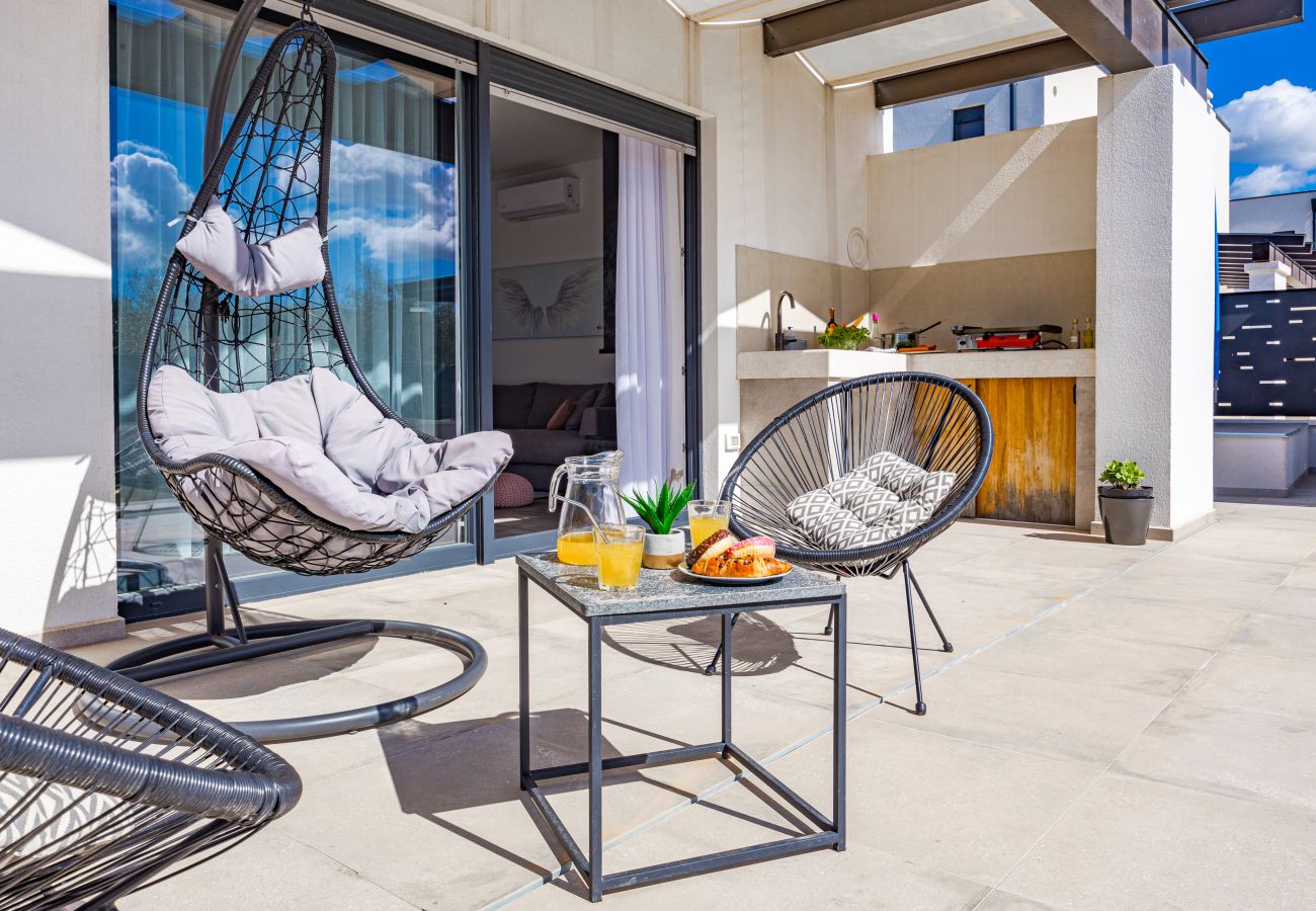Villa in Galižana - Villa Lu near Fažana for 7 people with private pool, kids playground & sea view