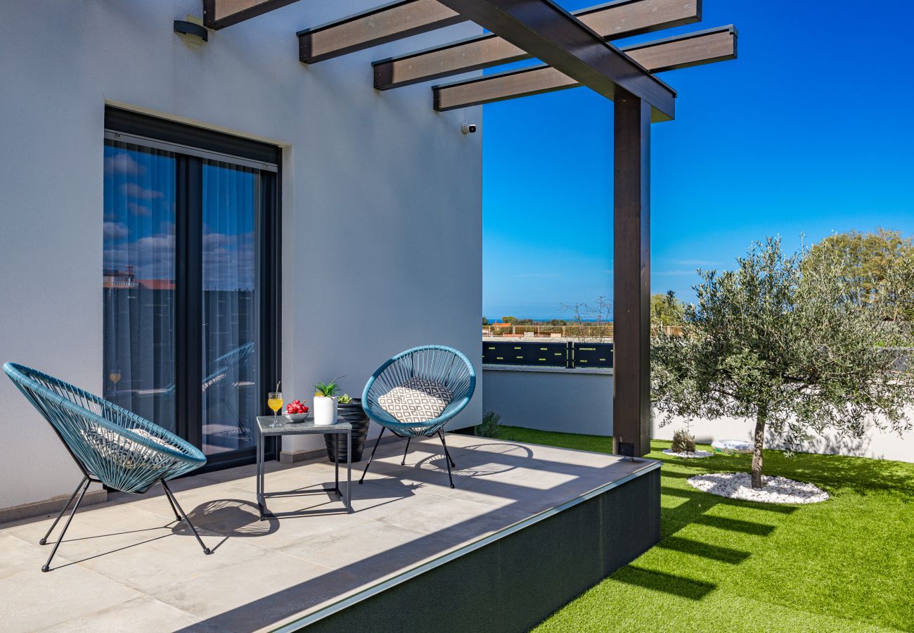 Villa in Galižana - Villa Lu near Fažana for 7 people with private pool, kids playground & sea view