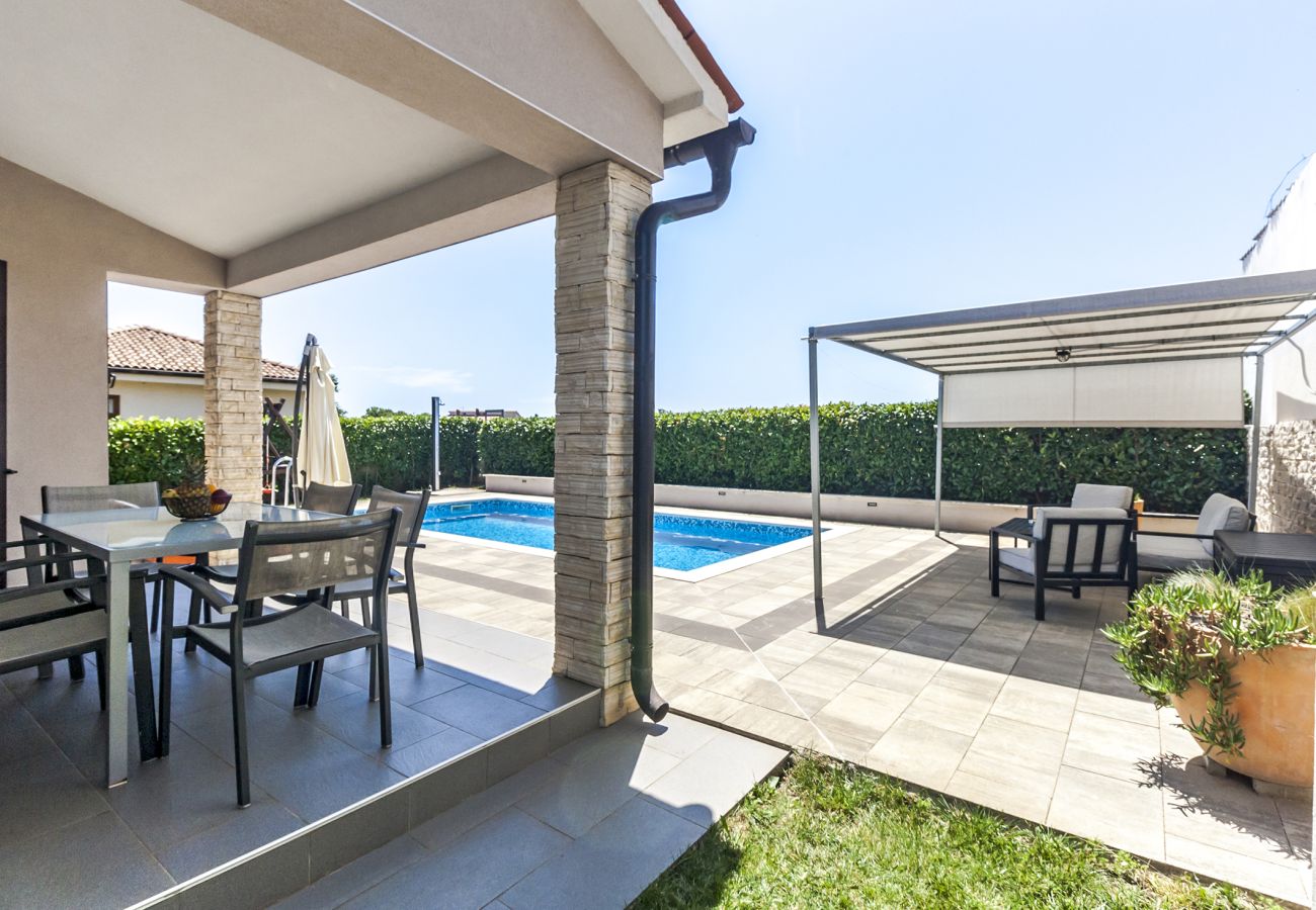 Villa in Marcana - Holiday House Gortan for 7 people near Pula with children playground and private pool - pet friendly