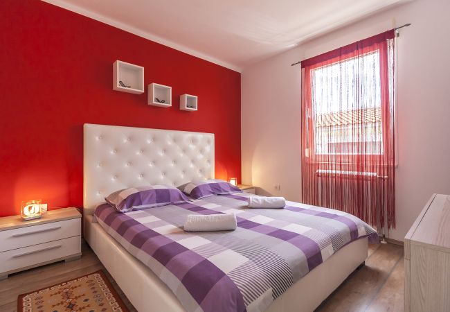 Villa in Marcana - Villa Sole Istria near Pula for 7 people with jacuzzi and children playground Villa in Marcana - Villa Sole Istria near Pula for 7 people with jacuzzi and children playground