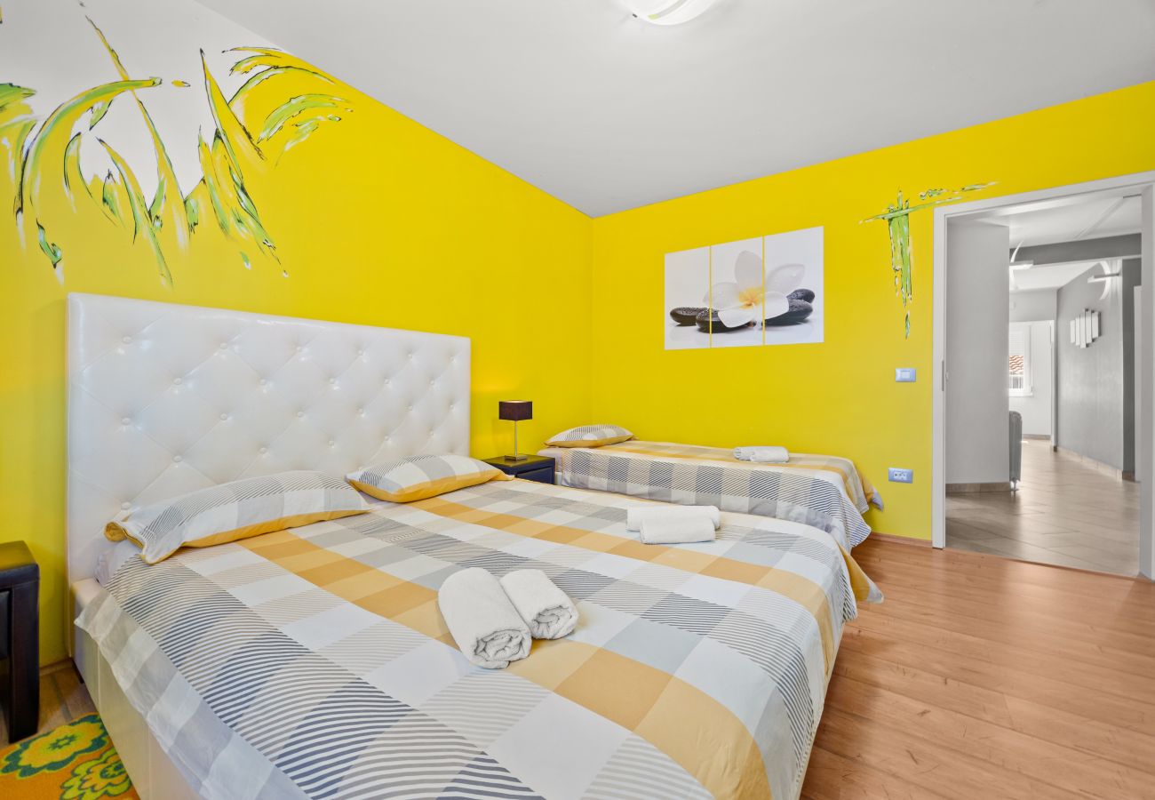 Villa in Marcana - Villa Sole Istria near Pula for 7 people with jacuzzi and children playground