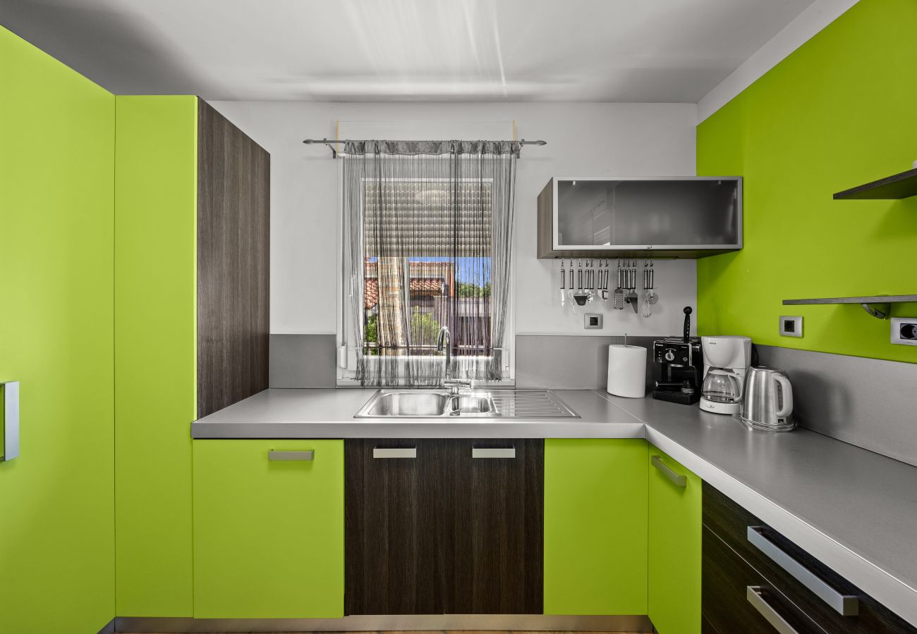 Villa in Marcana - Villa Sole Istria near Pula for 7 people with jacuzzi and children playground