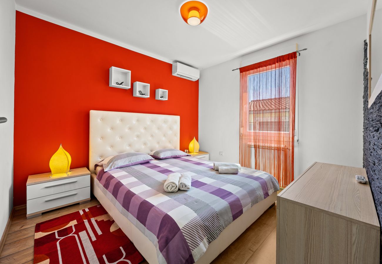 Villa in Marcana - Villa Sole Istria near Pula for 7 people with jacuzzi and children playground