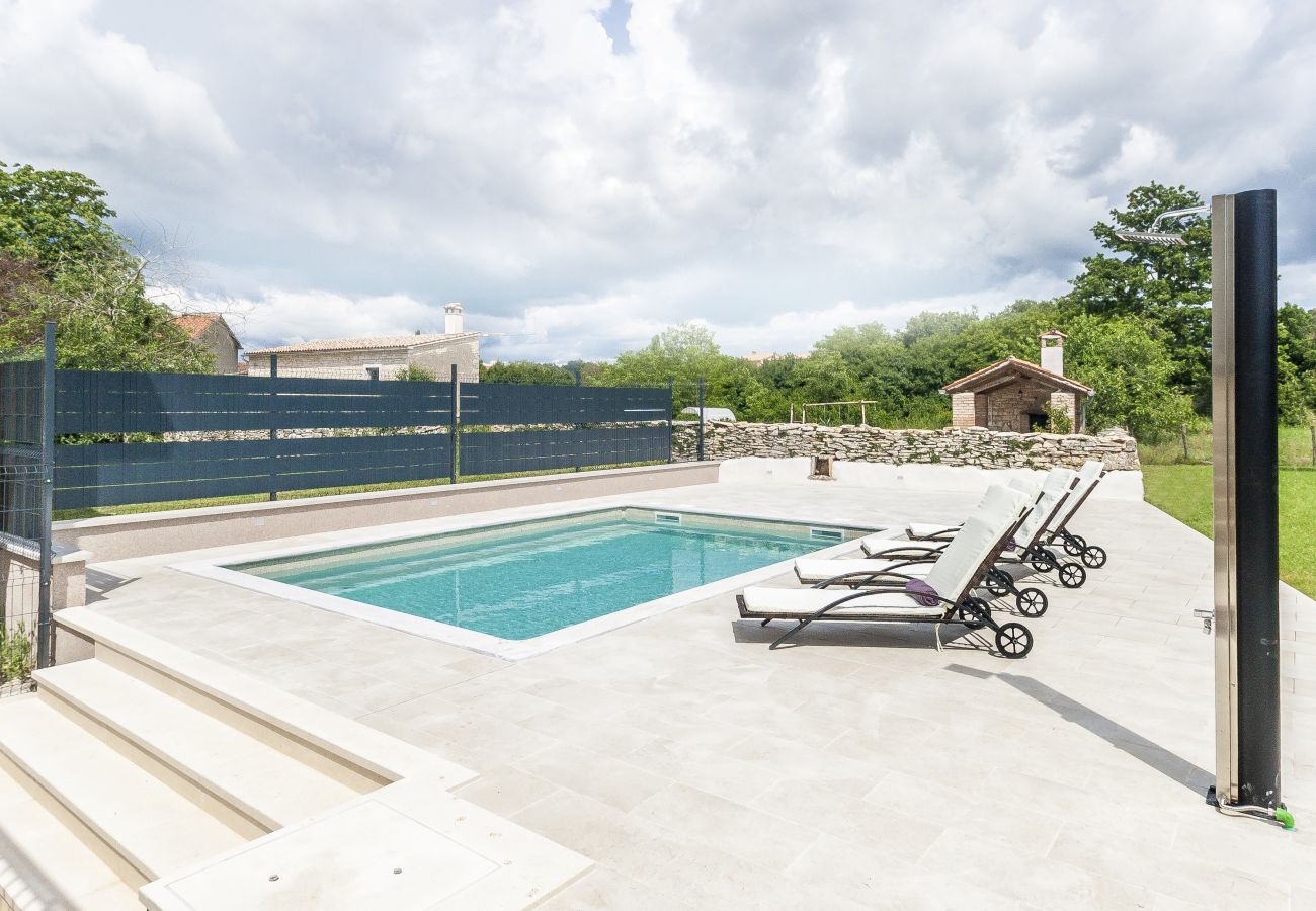 Villa in Modrušani - Villa Doda in Central Istria for 6 people with heated pool and sauna