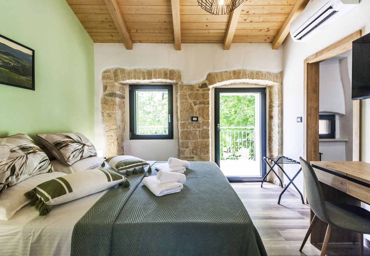 Villa in Modrušani - Villa Doda in Central Istria for 6 people with heated pool and sauna