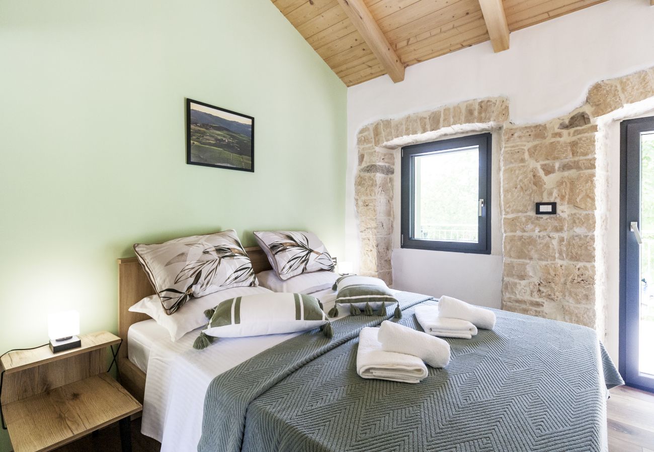 Villa in Modrušani - Villa Doda in Central Istria for 6 people with heated pool and sauna