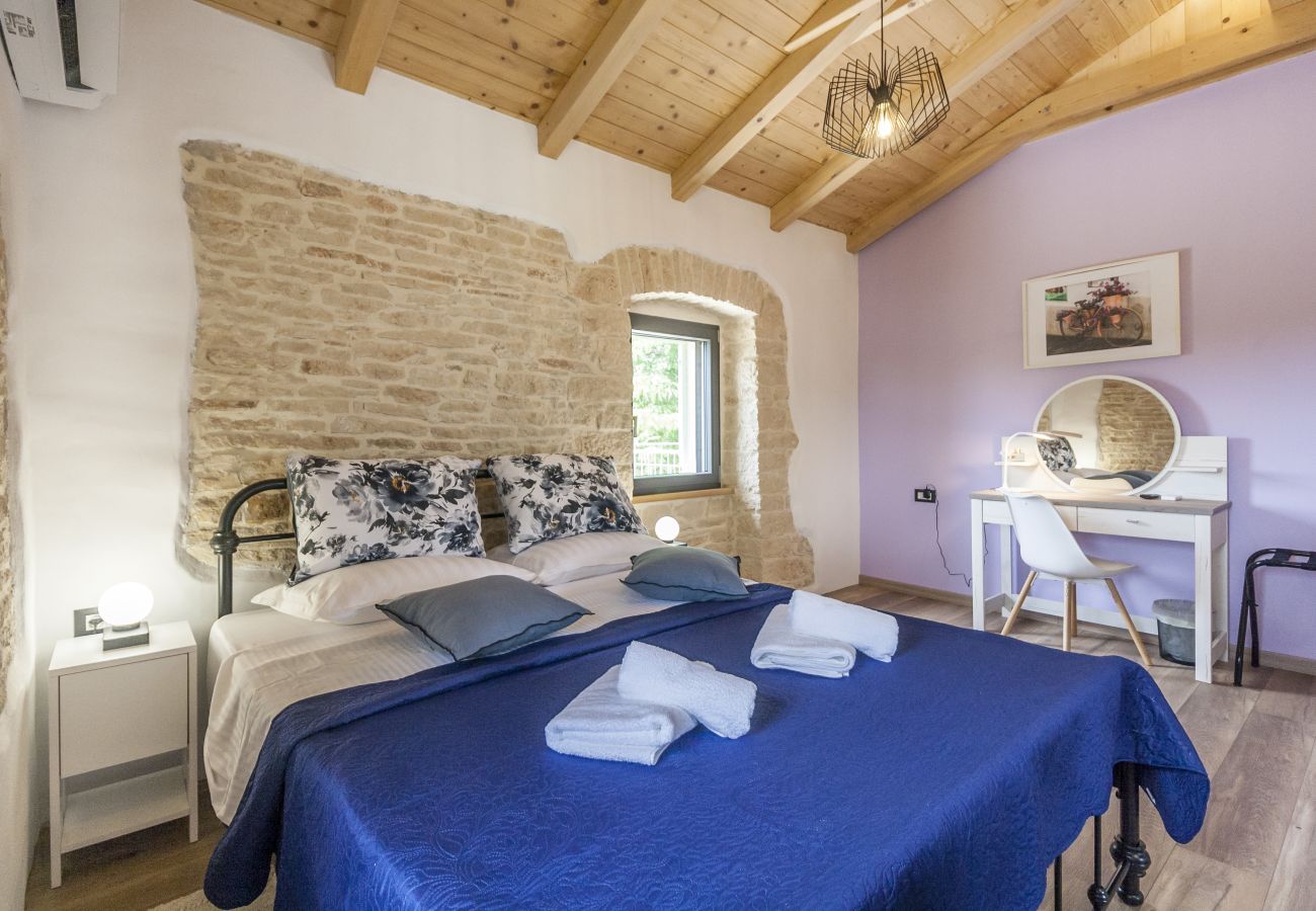 Villa in Modrušani - Villa Doda in Central Istria for 6 people with heated pool and sauna