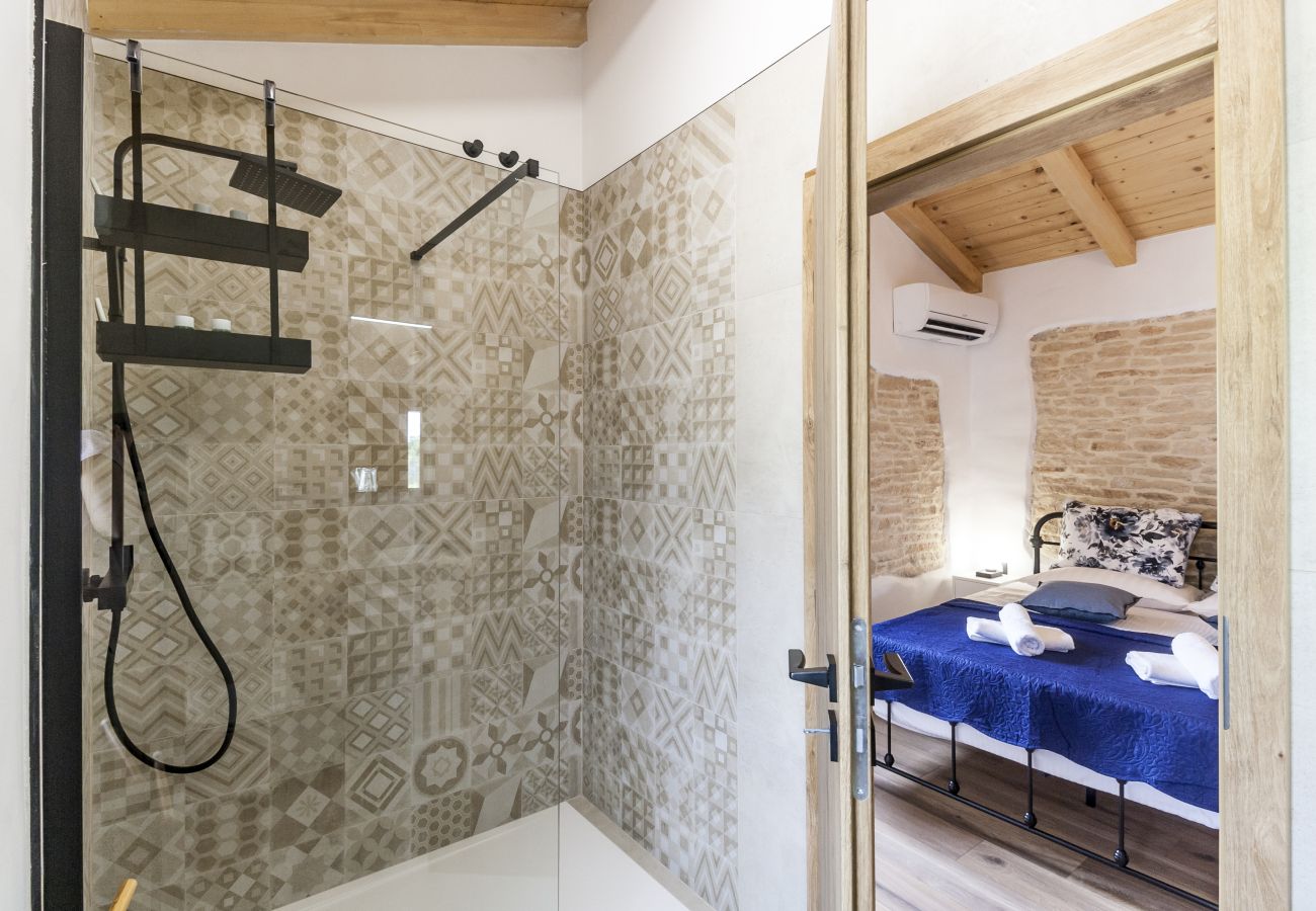 Villa in Modrušani - Villa Doda in Central Istria for 6 people with heated pool and sauna