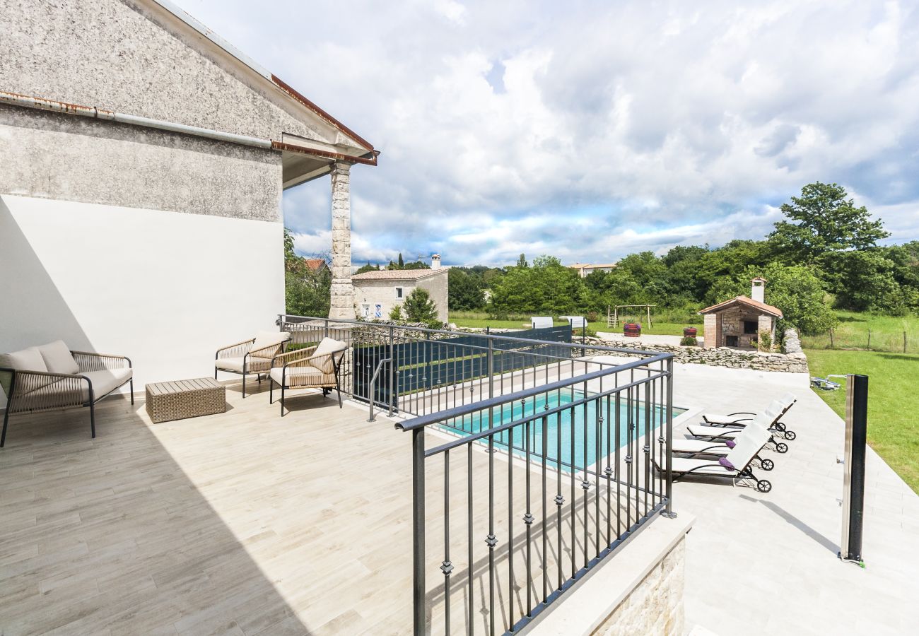 Villa in Modrušani - Villa Doda in Central Istria for 6 people with heated pool and sauna
