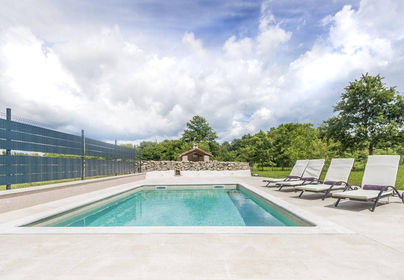 Villa in Modrušani - Villa Doda in Central Istria for 6 people with heated pool and sauna