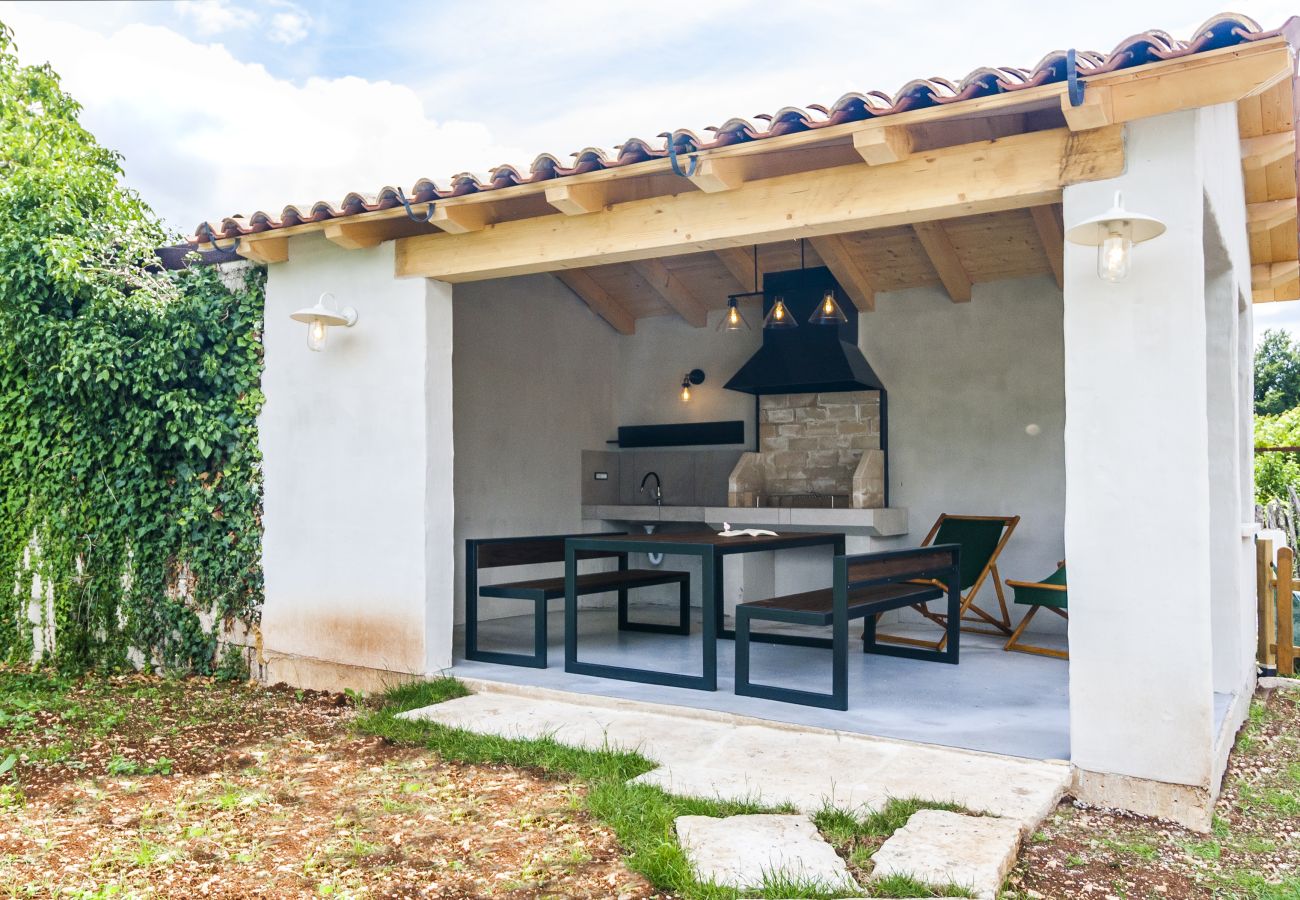 Villa in Modrušani - Villa Doda in Central Istria for 6 people with heated pool and sauna