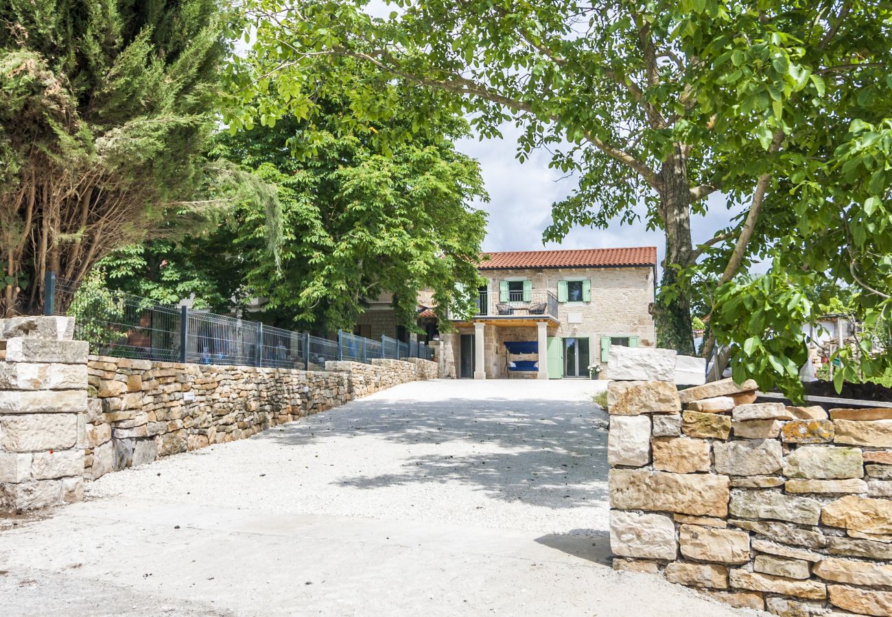 Villa in Modrušani - Villa Doda in Central Istria for 6 people with heated pool and sauna