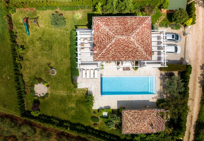 Villa in Višnjan - Villa Moonlight 1 near Poreč for 9 person - pet friendly with large garden, playground & 50 m2 pool Villa in Višnjan - Villa Moonlight 1 near Poreč for 9 person - pet friendly with large garden, playground & 50 m2 pool
