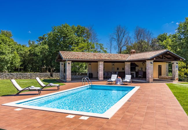 Villa in Sveti Kirin - House Edera in Central Istria for 6 people with large garden and salt - water private pool Villa in Sveti Kirin - House Edera in Central Istria for 6 people with large garden and salt - water private pool