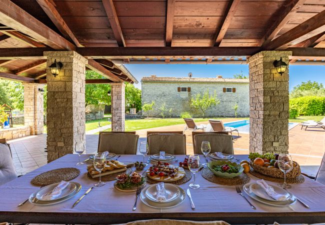 Villa in Sveti Kirin - House Edera in Central Istria for 6 people with large garden and salt - water private pool Villa in Sveti Kirin - House Edera in Central Istria for 6 people with large garden and salt - water private pool