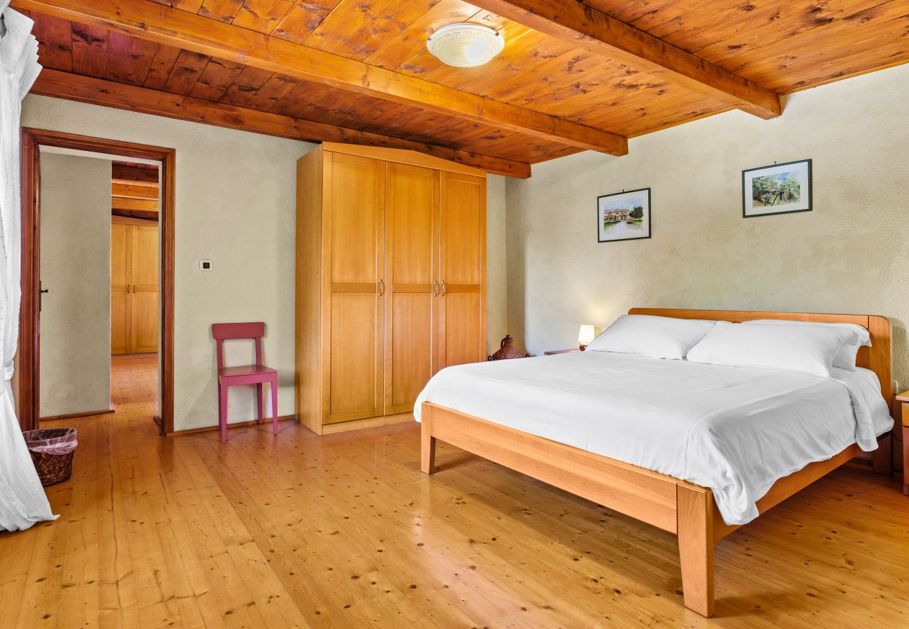 Villa in Sveti Kirin - House Edera in Central Istria for 6 people with large garden and salt - water private pool