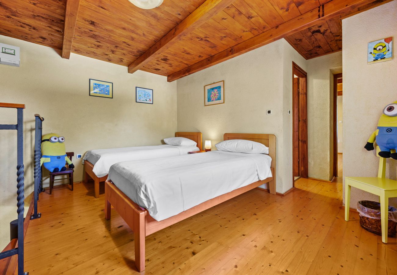 Villa in Sveti Kirin - House Edera in Central Istria for 6 people with large garden and salt - water private pool