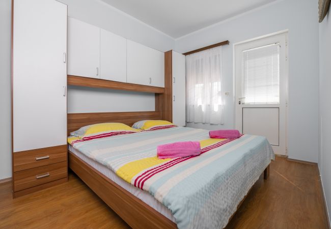 Villa in Sveta Nedelja - Villa St. Nikola for 8 + 2 near Labin - Rabac with jacuzzi & pet friendly Villa in Sveta Nedelja - Villa St. Nikola for 8 + 2 near Labin - Rabac with jacuzzi & pet friendly