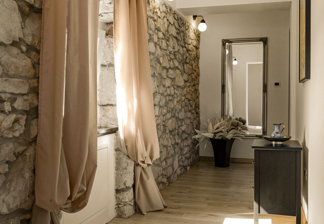 Villa in Labin - Charming Villa Antoana for families and kids in Labin - Rabac with children playground & private pool