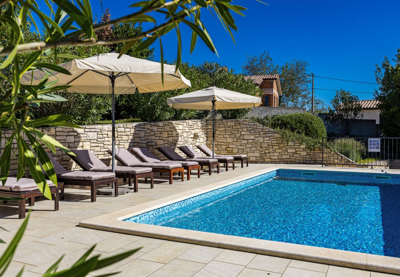Villa in Labin - Charming Villa Antoana for families and kids in Labin - Rabac with children playground & private pool