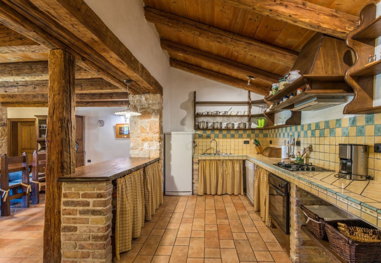 Villa in Vižinada - Villa Giselle in Central Istria for 8 people with large garden & private pool - pet friendly