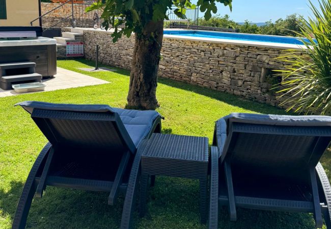 Villa in Kanfanar - Villa Ana Rita for 6 people - beautiful rustical villa with heated pool & jacuzzi in Central Istria Villa in Kanfanar - Villa Ana Rita for 6 people - beautiful rustical villa with heated pool & jacuzzi in Central Istria