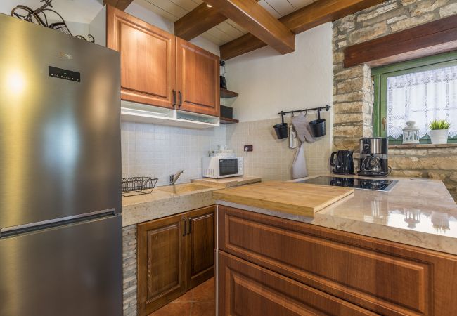 Villa in Kanfanar - Villa Ana Rita for 6 people - beautiful rustical villa with heated pool & jacuzzi in Central Istria Villa in Kanfanar - Villa Ana Rita for 6 people - beautiful rustical villa with heated pool & jacuzzi in Central Istria