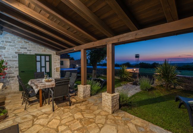 Villa in Kanfanar - Villa Ana Rita for 6 people - beautiful rustical villa with heated pool & jacuzzi in Central Istria Villa in Kanfanar - Villa Ana Rita for 6 people - beautiful rustical villa with heated pool & jacuzzi in Central Istria