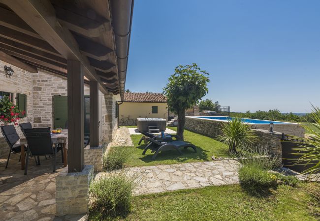 Villa in Kanfanar - Villa Ana Rita for 6 people - beautiful rustical villa with heated pool & jacuzzi in Central Istria Villa in Kanfanar - Villa Ana Rita for 6 people - beautiful rustical villa with heated pool & jacuzzi in Central Istria