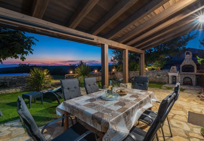 Villa in Kanfanar - Villa Ana Rita for 6 people - beautiful rustical villa with heated pool & jacuzzi in Central Istria Villa in Kanfanar - Villa Ana Rita for 6 people - beautiful rustical villa with heated pool & jacuzzi in Central Istria