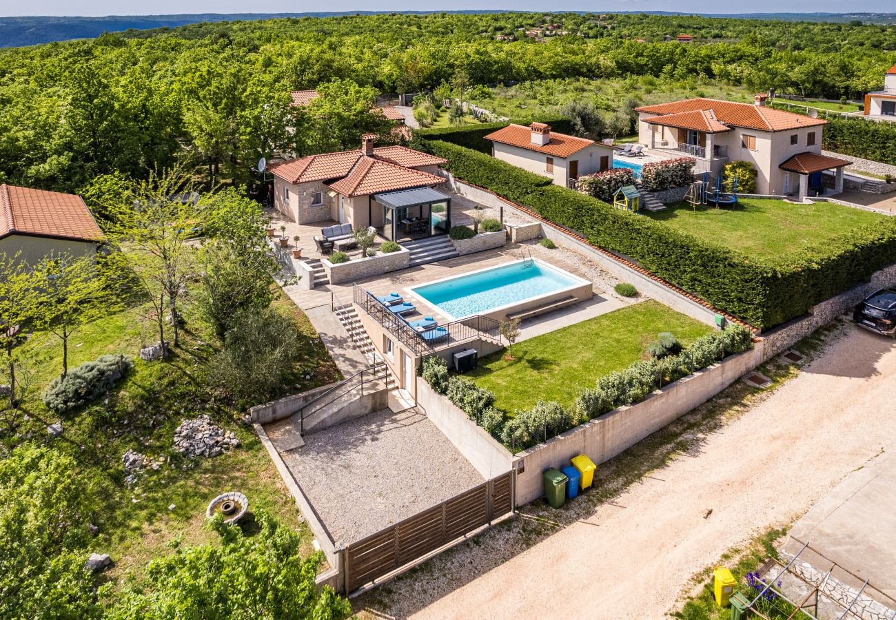 Villa in Salakovci - Villa Krasna Kuća for 5 people near Labin - Rabac with private heated pool