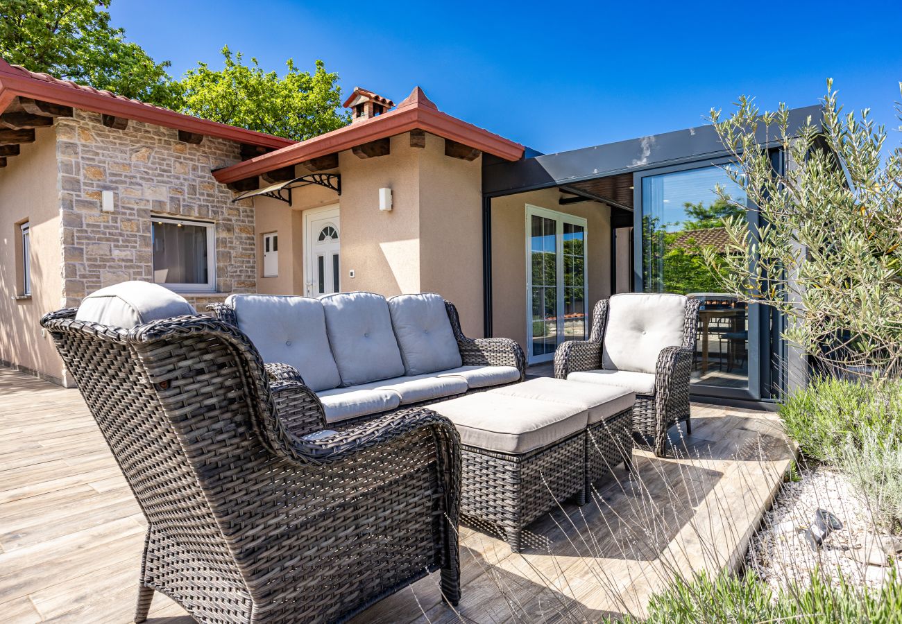 Villa in Salakovci - Villa Krasna Kuća for 5 people near Labin - Rabac with private heated pool