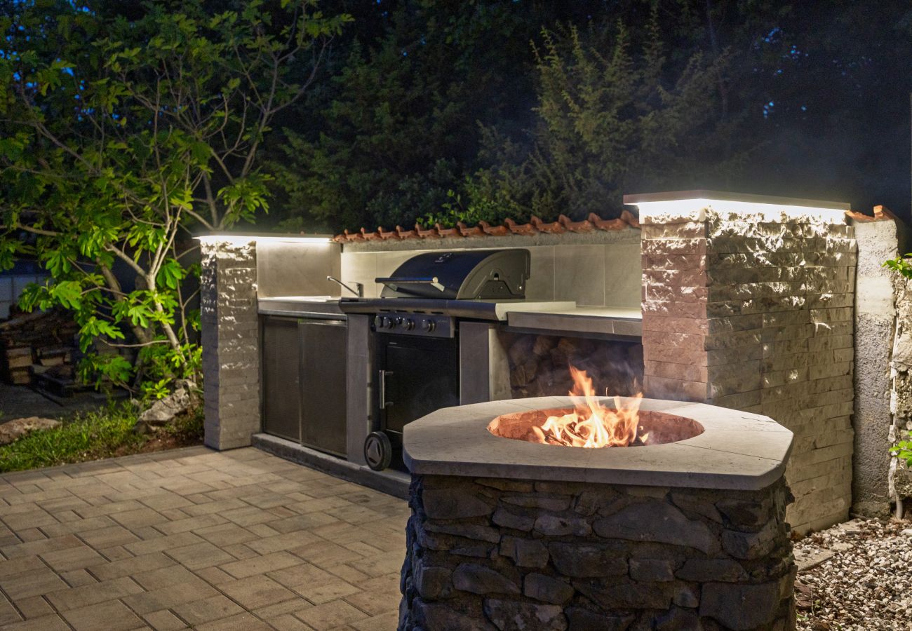 Villa in Salakovci - Villa Krasna Kuća for 5 people near Labin - Rabac with private heated pool