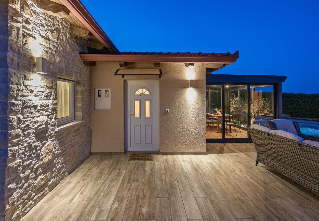Villa in Salakovci - Villa Krasna Kuća for 5 people near Labin - Rabac with private heated pool